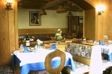 تختخواب و صبحانه Garni Appartments Helvetia