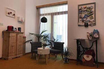 住宿加早餐  Haus Lasaun