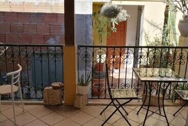 تختخواب و صبحانه Villa Felice