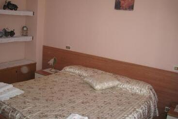 تختخواب و صبحانه Villa Naclerio