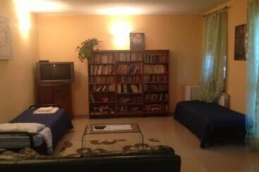 تختخواب و صبحانه Villa Naclerio