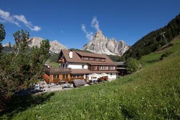 Berghotel Ladinia