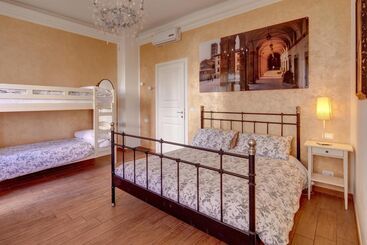 Cento Passi Dal Duomo B&b