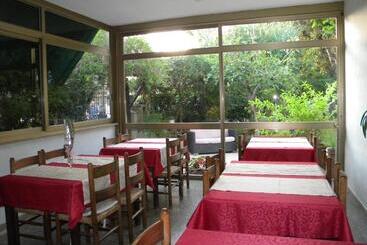 هتل Albergo Villa Anna
