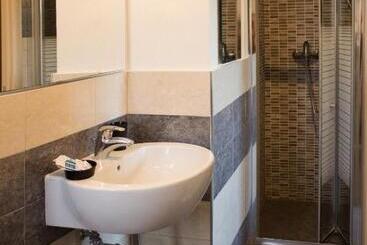 هتل Albergo Villa Anna