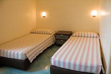 هتل Albergo Villa Anna