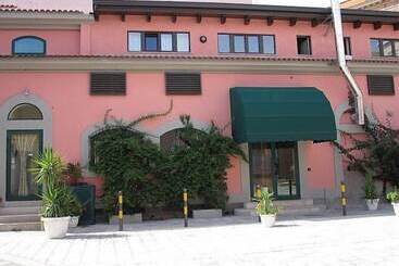 هتل Bella Napoli Ristorante & Spa