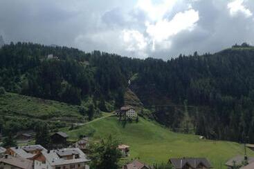 هتل Garni Le Chalet