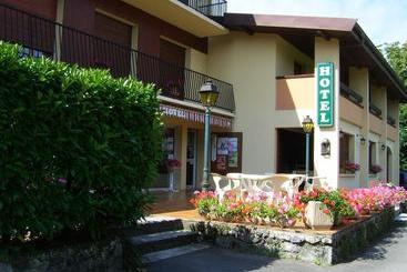هتل Hôtel Les Pavillons Du Golf