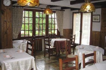 هتل Hôtel Les Pavillons Du Golf