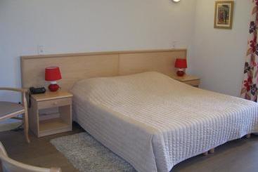 هتل Hôtel Les Pavillons Du Golf