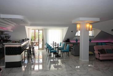 هتل Naxos B&b