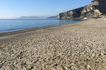 هتل Spot Varazze