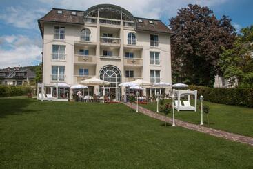 هتل Villa Christina