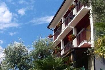 هتل Villa Emma Malcesine