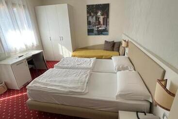 هتل Villa Nadia