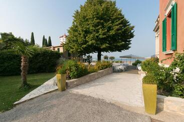 هتل Villa Pioppi