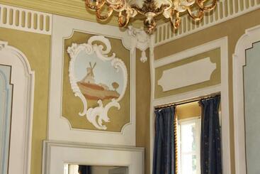 هتل Villa Rinalducci