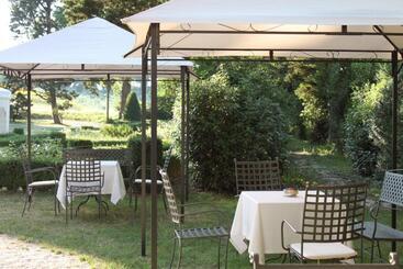 هتل Villa Rinalducci