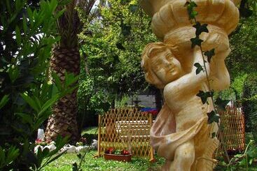 تختخواب و صبحانه Casa Del Girasole