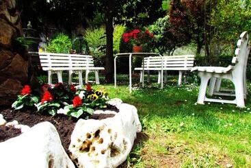 تختخواب و صبحانه Casa Del Girasole