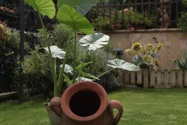 تختخواب و صبحانه Casa Del Girasole