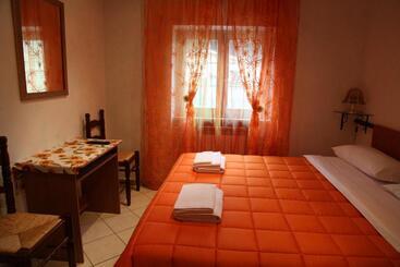 تختخواب و صبحانه Casa Del Girasole