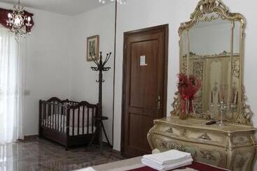 تختخواب و صبحانه Casa Del Girasole