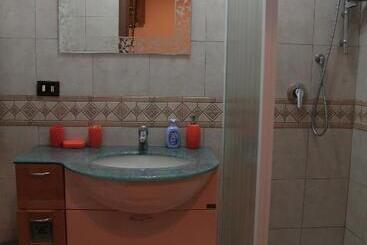 تختخواب و صبحانه Casa Del Girasole