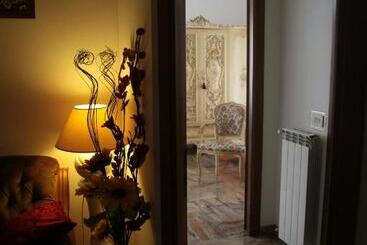 تختخواب و صبحانه Casa Del Girasole