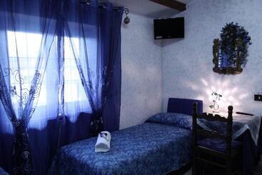 تختخواب و صبحانه Casa Del Girasole