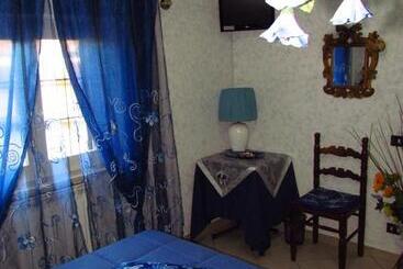 تختخواب و صبحانه Casa Del Girasole
