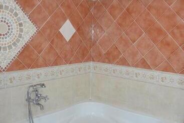 تختخواب و صبحانه Casa Del Girasole