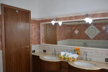 تختخواب و صبحانه Casa Del Girasole