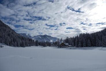 تختخواب و صبحانه Rifugio Lago Nambino