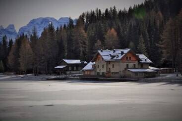 تختخواب و صبحانه Rifugio Lago Nambino