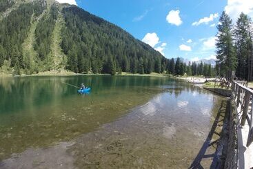 تختخواب و صبحانه Rifugio Lago Nambino