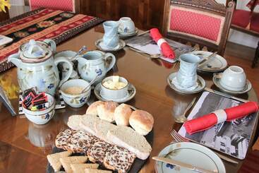 تختخواب و صبحانه The Gantocks