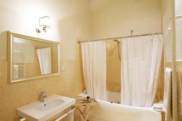 تختخواب و صبحانه Villa Le Luci