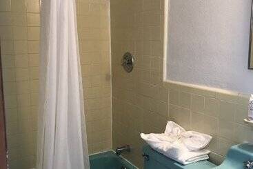 Gold Crest Motel