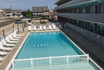 Gold Crest Motel