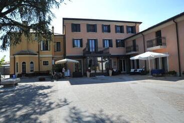 فندق Albergo Minuetto