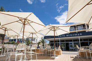 هتل Cafe Miramar