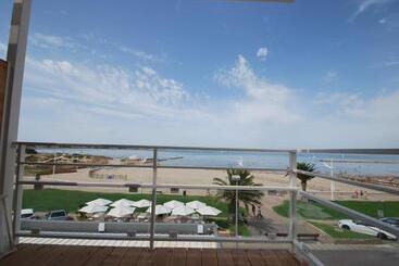 هتل Cafe Miramar