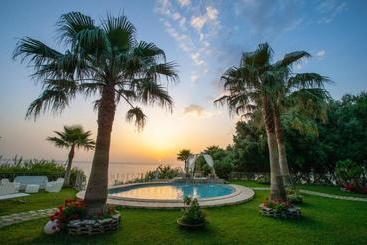בית מלון כפרי Caposperone Resort
