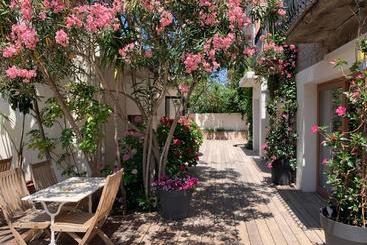 هتل Hôtel Le Mistral