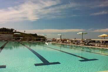 هتل La Rosa Dei Venti Resort