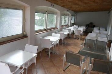 هتل Corsica Hostel Porto Vecchio, Partie Dortoirs