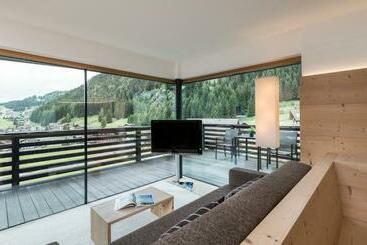 هتل Saleghes Dolomites Residence