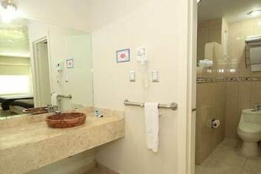 هتل Splash Inn